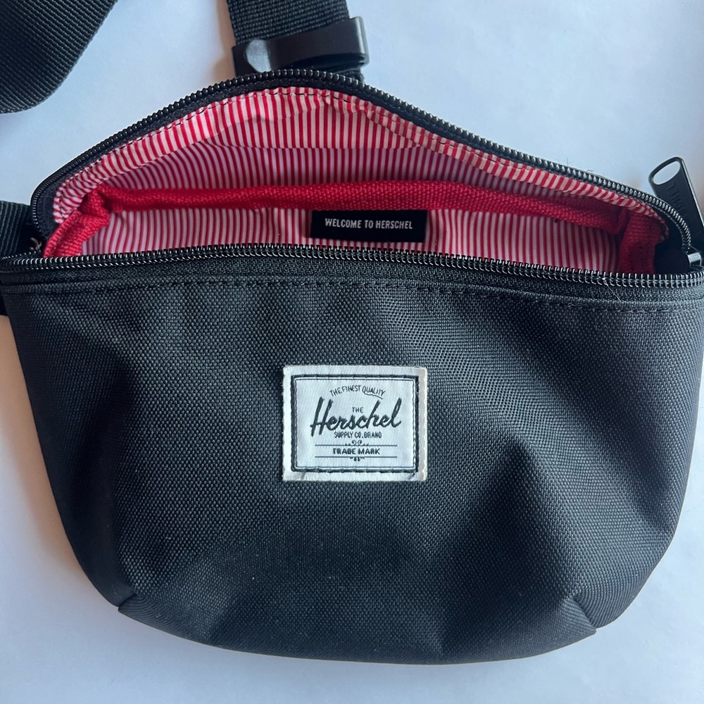 HERSCHEL Supply Company Black Belt Bag with Red Interior
